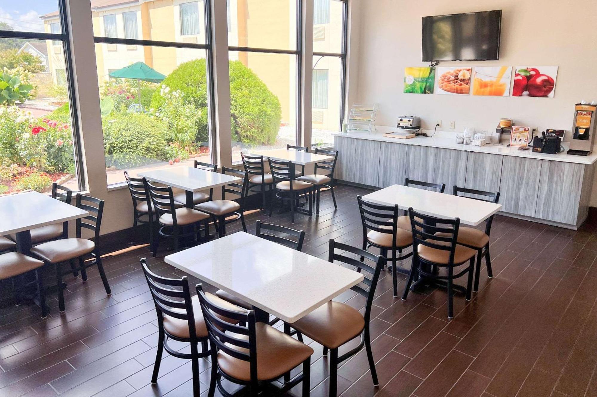 Quality Inn West Of Asheville Кантон Экстерьер фото