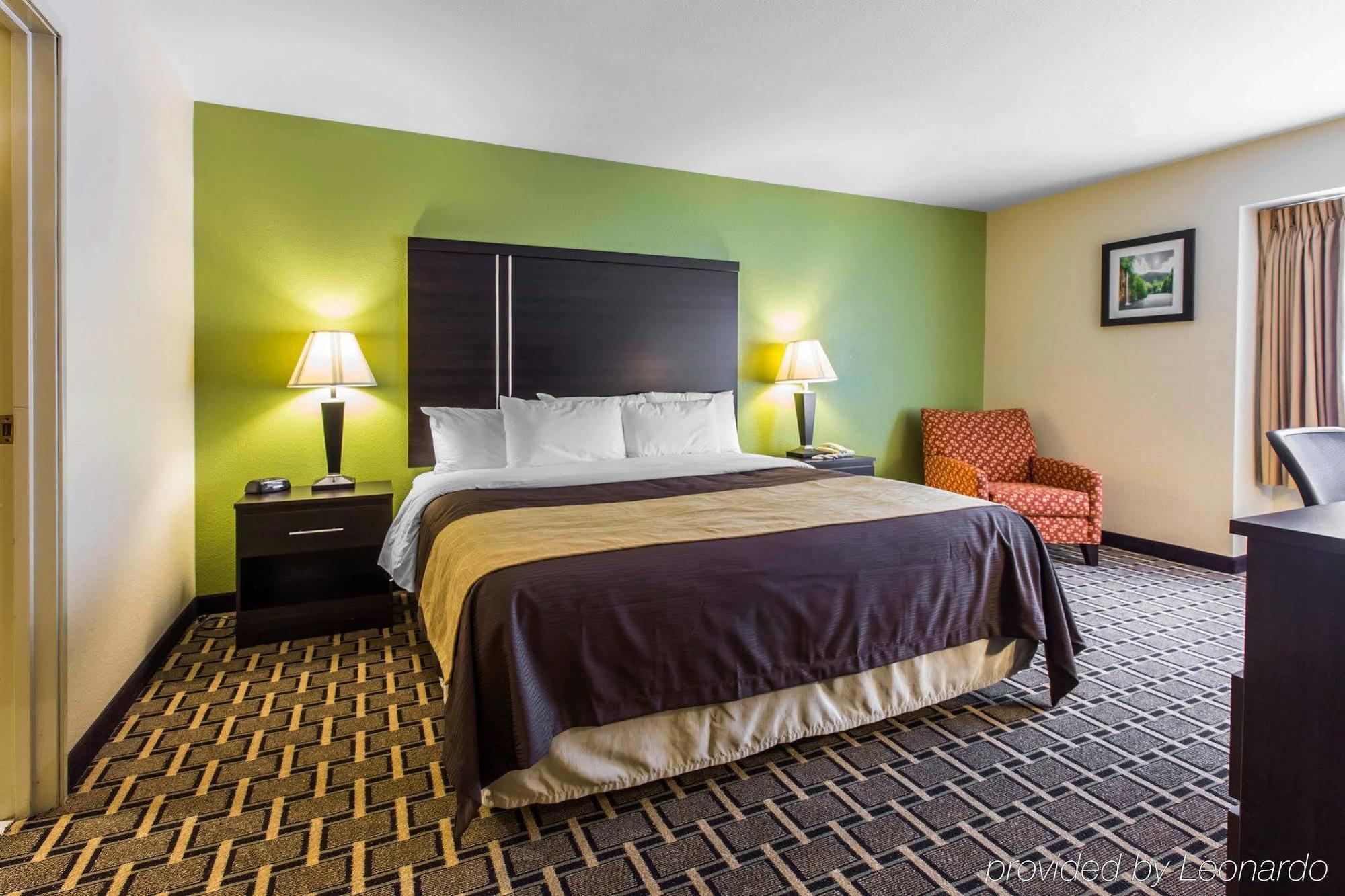Quality Inn West Of Asheville Кантон Экстерьер фото